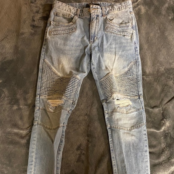 Jeans - Picture 1 of 2